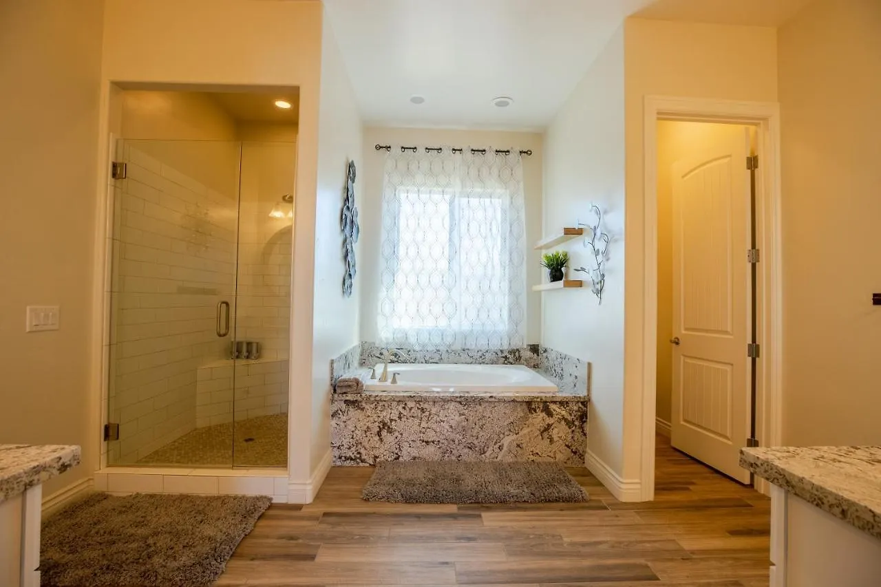 Holiday home 3400 Sqft House W/40Ft Heated Pool/Spa- Strip View Villa Las Vegas United States