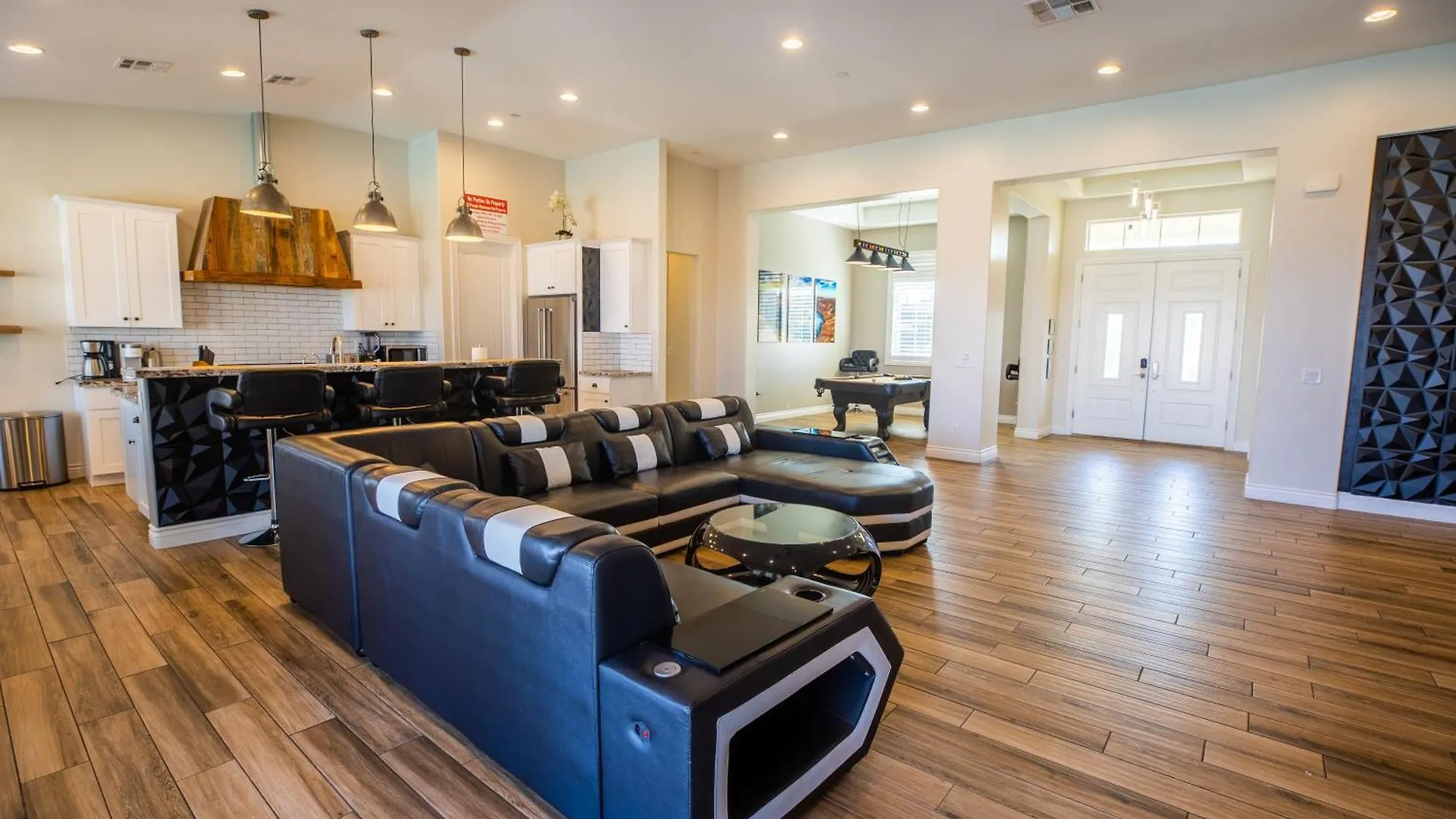 Holiday home 3400 Sqft House W/40Ft Heated Pool/Spa- Strip View Villa Las Vegas